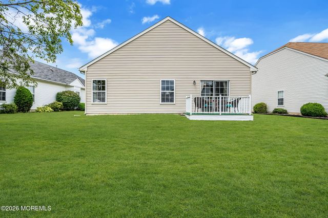 44 Kensington Road, Manchester, NJ 08759