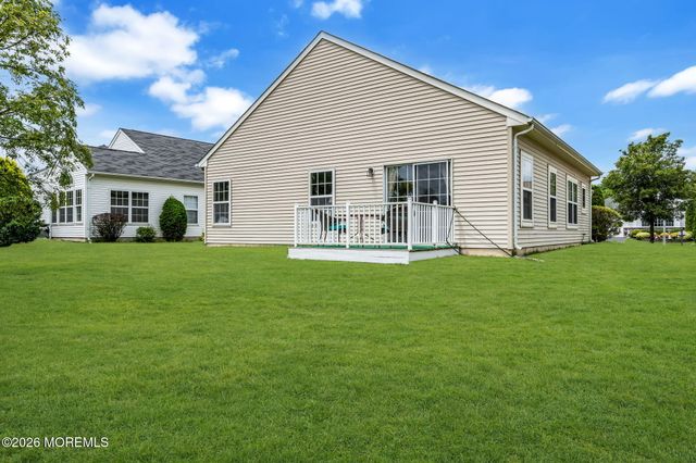 44 Kensington Road, Manchester, NJ 08759