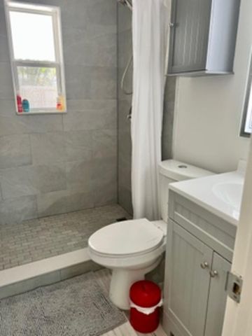 200 NE 56th Street, Fort Lauderdale, FL 33334