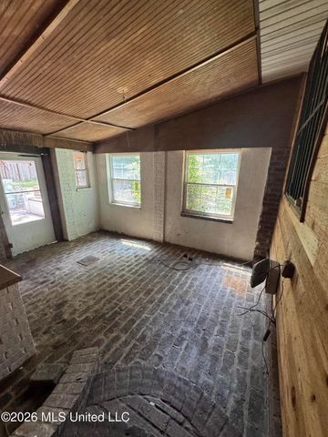 2894 Woodside Drive, Jackson, MS 39212