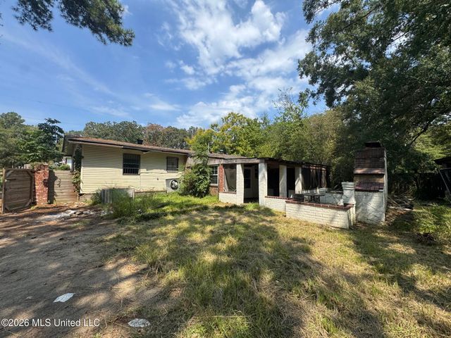 2894 Woodside Drive, Jackson, MS 39212