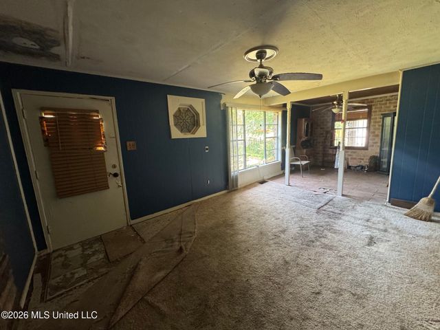 2894 Woodside Drive, Jackson, MS 39212