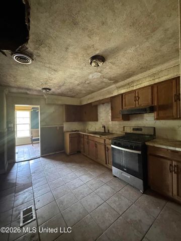 2894 Woodside Drive, Jackson, MS 39212
