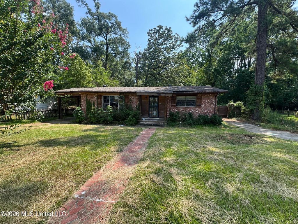 2894 Woodside Drive, Jackson, MS 39212