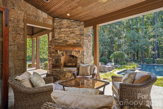 9208 Flying Eagle Lane, Charlotte, NC 28278