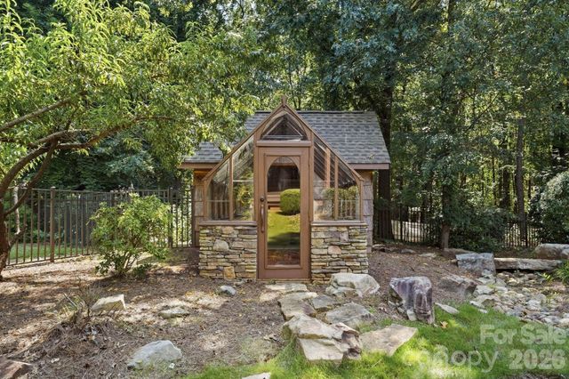 9208 Flying Eagle Lane, Charlotte, NC 28278