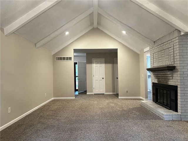 14404 S Cottonwood Drive, Olathe, KS 66062