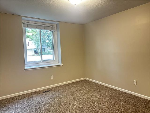 14404 S Cottonwood Drive, Olathe, KS 66062