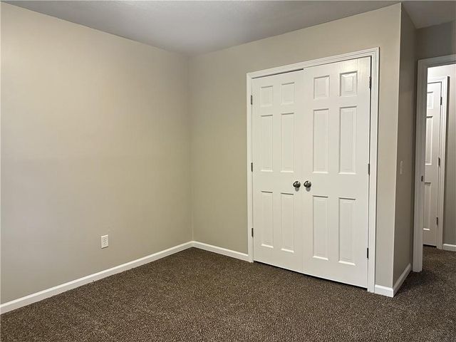14404 S Cottonwood Drive, Olathe, KS 66062