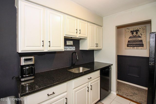 60 Manchester Court A, Freehold, NJ 07728