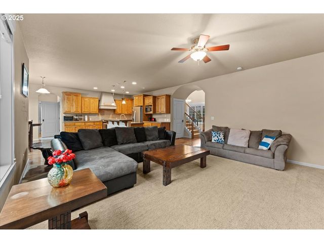 15485 Sw WILLAMETTE VALLEY Ct, Beaverton, OR 97007