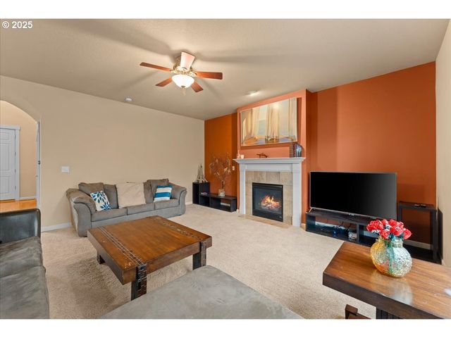 15485 Sw WILLAMETTE VALLEY Ct, Beaverton, OR 97007