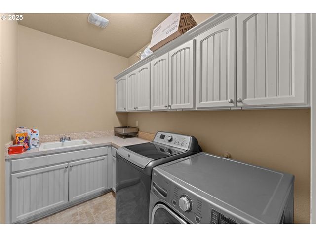 15485 Sw WILLAMETTE VALLEY Ct, Beaverton, OR 97007