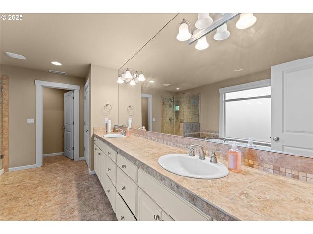 15485 Sw WILLAMETTE VALLEY Ct, Beaverton, OR 97007