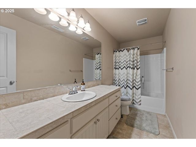 15485 Sw WILLAMETTE VALLEY Ct, Beaverton, OR 97007