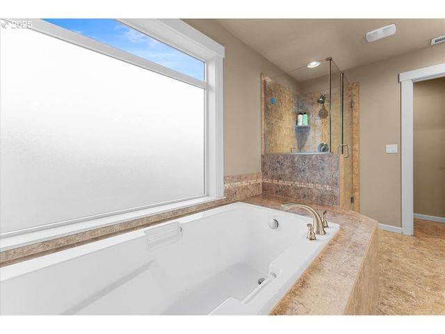 15485 Sw WILLAMETTE VALLEY Ct, Beaverton, OR 97007