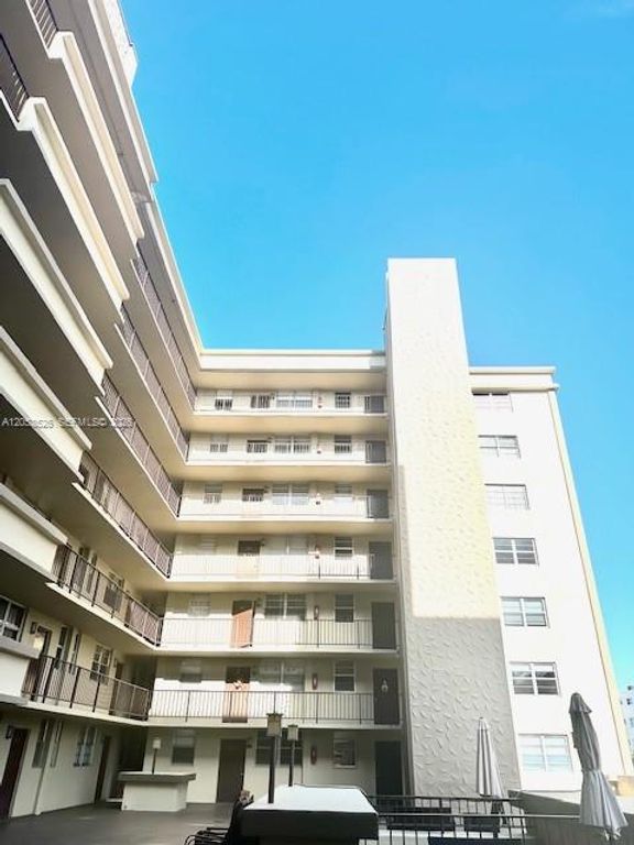 1811 Jefferson St 210, Hollywood, FL 33020
