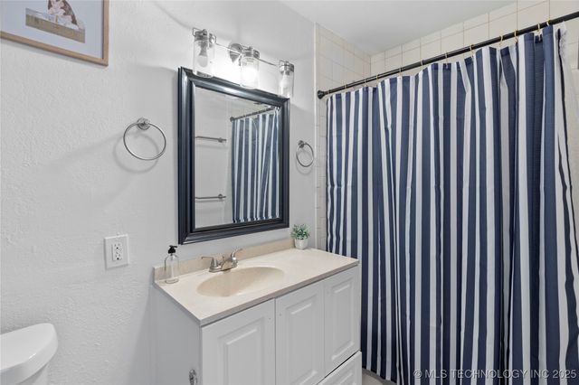 502 E D Street, Jenks, OK 74037