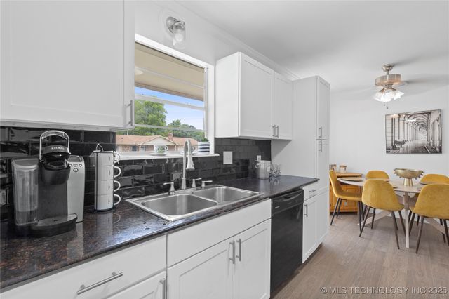 502 E D Street, Jenks, OK 74037