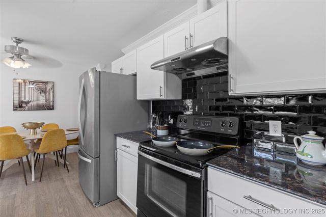 502 E D Street, Jenks, OK 74037