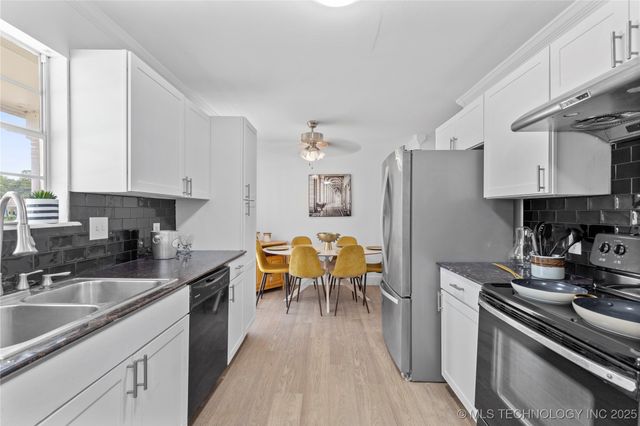 502 E D Street, Jenks, OK 74037