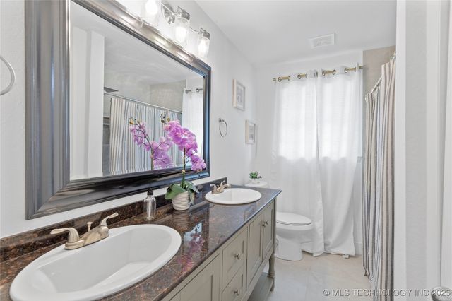 502 E D Street, Jenks, OK 74037