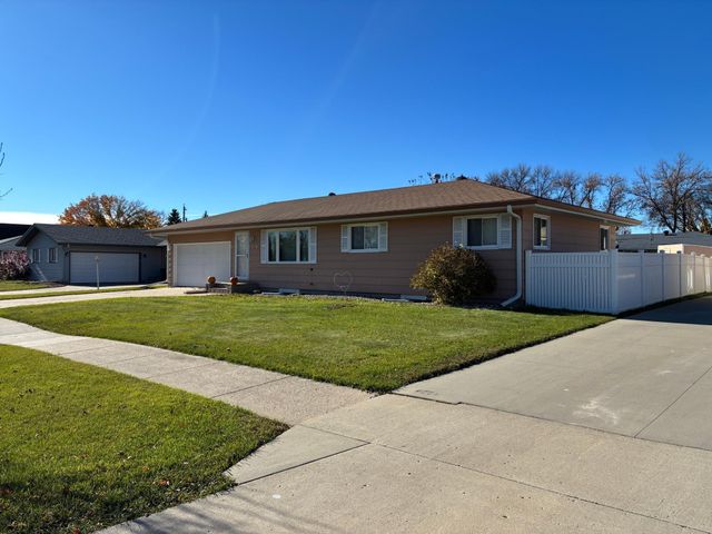 3110 Broadway N, Fargo, ND 58102