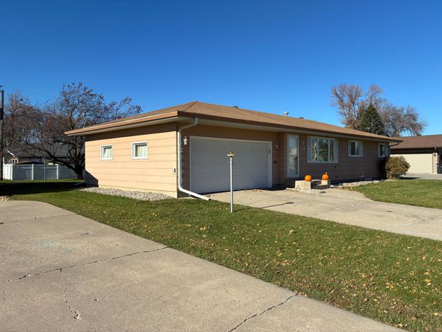 3110 Broadway N, Fargo, ND 58102