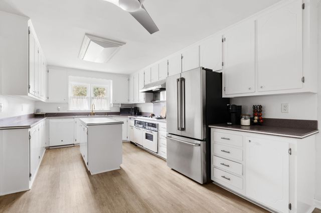 1062 Dominion Drive, Hanahan, SC 29410