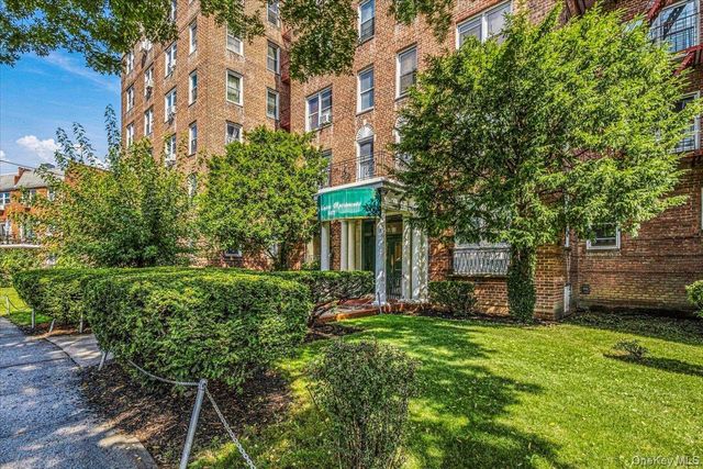84-55 Daniels Street 2K, Briarwood, NY 11435