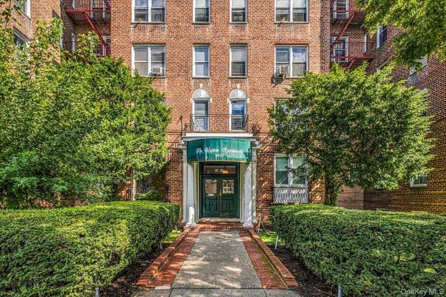 84-55 Daniels Street 2K, Briarwood, NY 11435
