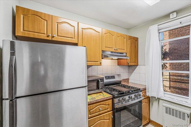 84-55 Daniels Street 2K, Briarwood, NY 11435