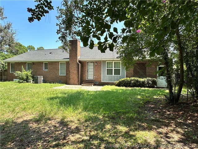 2052 Windlock Drive, Fayetteville, NC 28304
