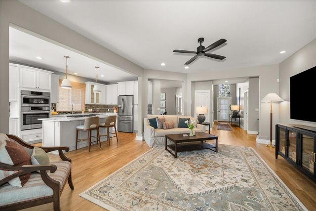 2089 S Parkwood Cir, Spokane, WA 99223