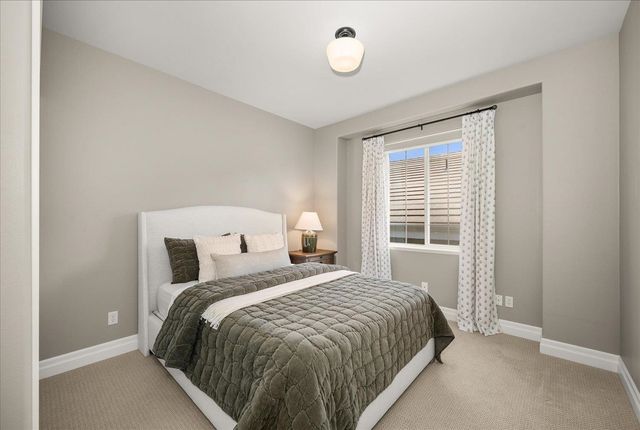 2089 S Parkwood Cir, Spokane, WA 99223