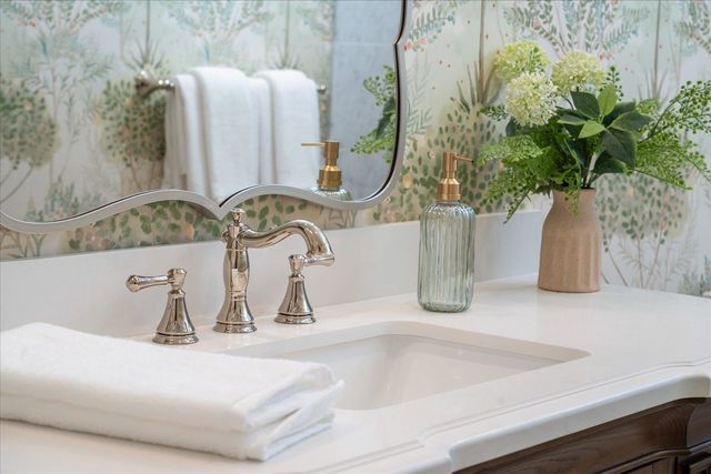 2089 S Parkwood Cir, Spokane, WA 99223