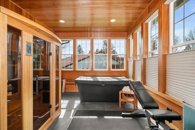 2089 S Parkwood Cir, Spokane, WA 99223