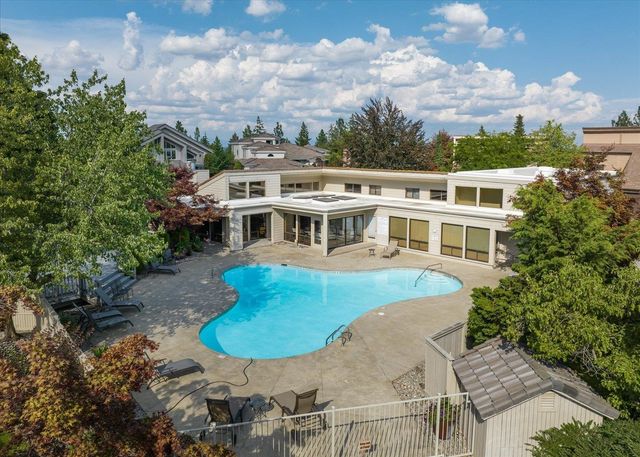 2089 S Parkwood Cir, Spokane, WA 99223