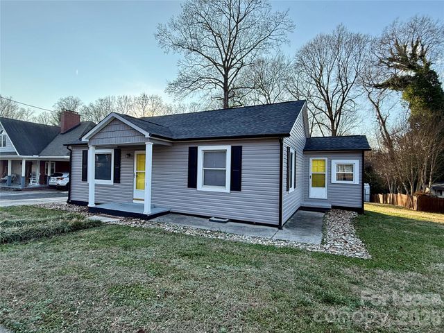 225 Hickory Drive, Mooresville, NC 28115