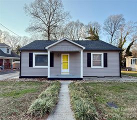 225 Hickory Drive, Mooresville, NC 28115