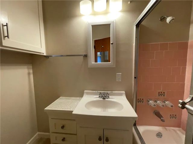 3311 W Alameda E, Burbank, CA 91505