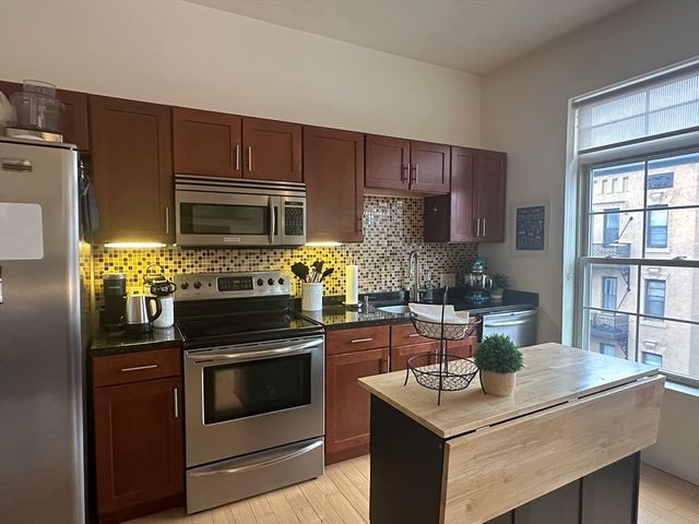 9 Gardner Street 10, Boston, MA 02134