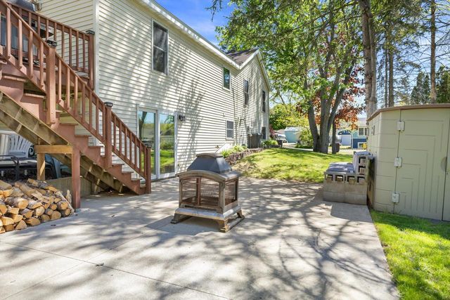 N2473 Greenleaf DRIVE, Lake Geneva, WI 53147