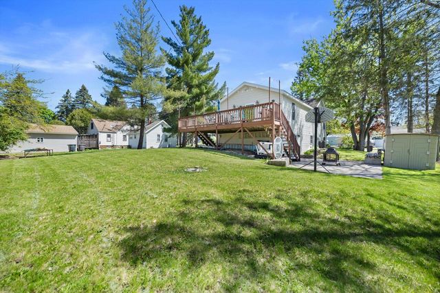 N2473 Greenleaf DRIVE, Lake Geneva, WI 53147