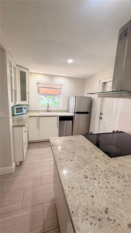 250 SW 7th Street, Dania Beach, FL 33004