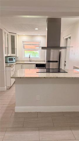 250 SW 7th Street, Dania Beach, FL 33004
