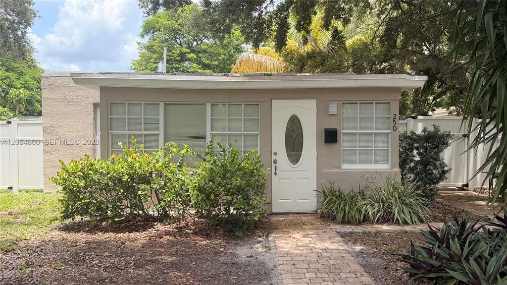 250 SW 7th Street, Dania Beach, FL 33004