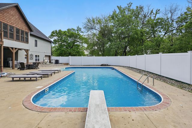 16575 Fir Road, Carthage, MO 64836