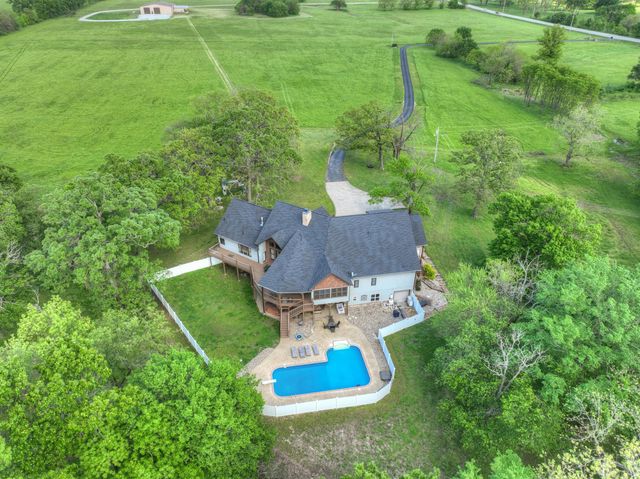 16575 Fir Road, Carthage, MO 64836