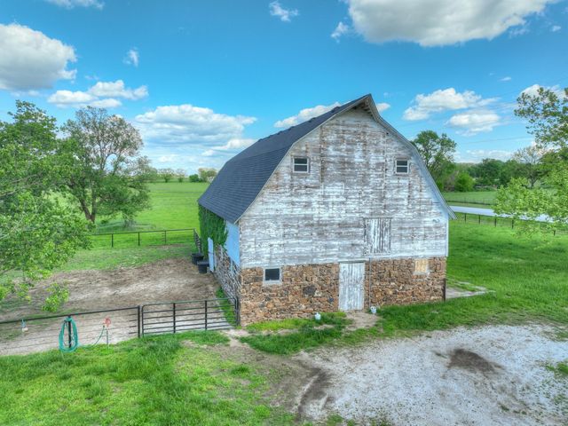 16575 Fir Road, Carthage, MO 64836